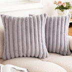 Housses de coussin fausse fourrure coloris gris