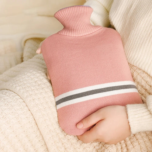 Bouillotte rose avec housse tricot